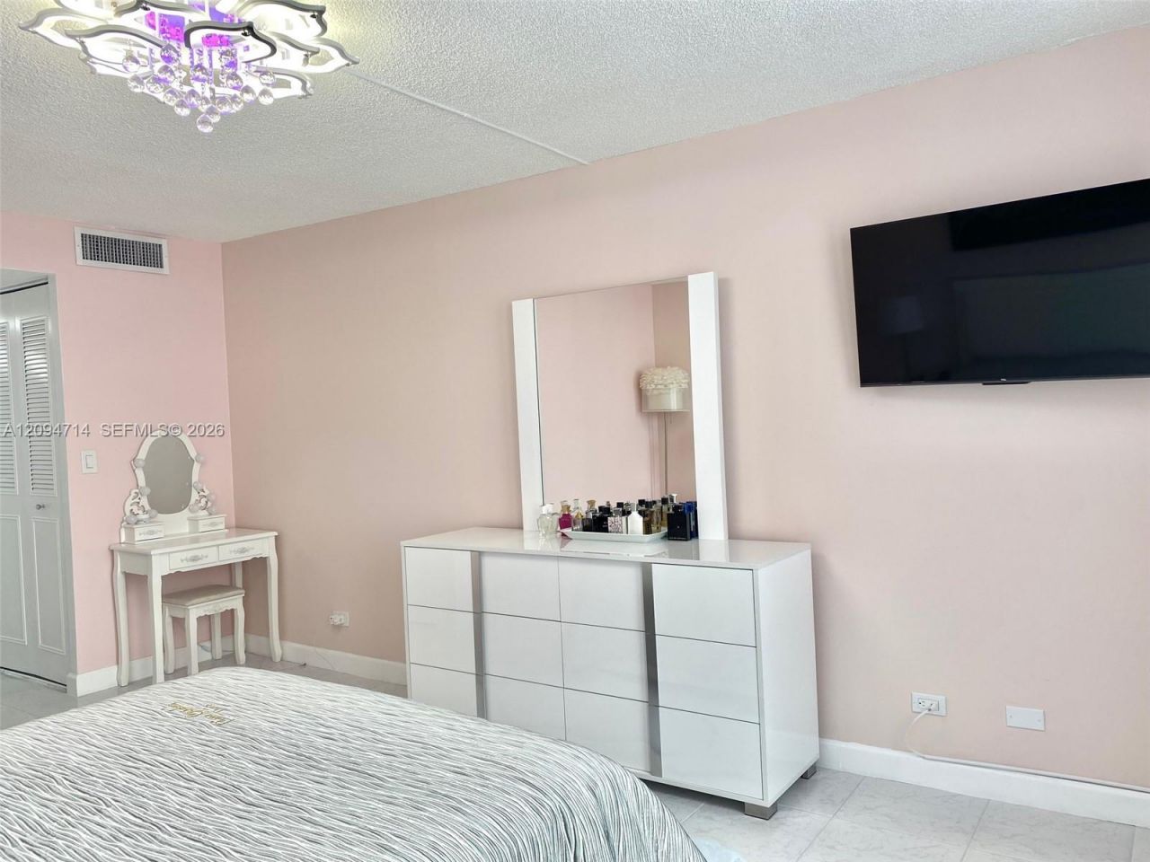 251 174th St , Unit 615, Sunny Isles Beach, FL 33160 Photo