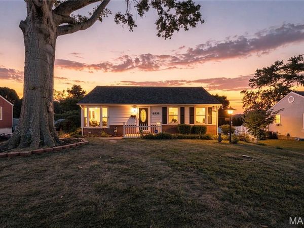 6935 Greenholly Drive, Affton, MO 63123