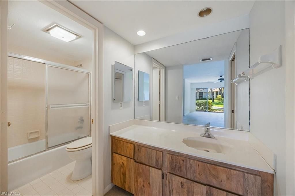 576 Retreat Dr, Unit 101, Naples, FL 34110 Photo