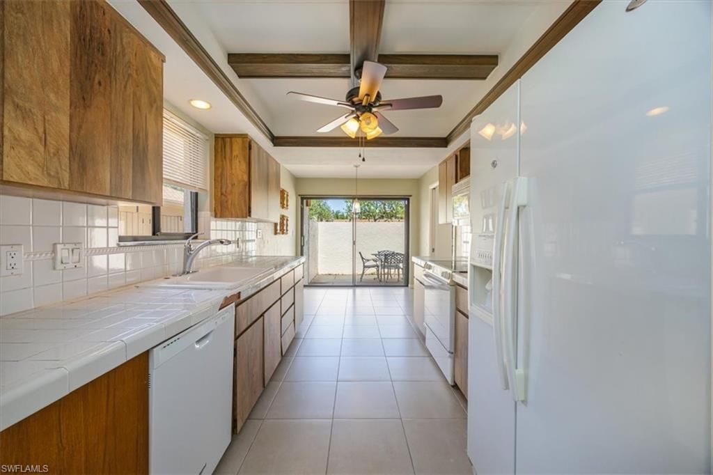 576 Retreat Dr, Unit 101, Naples, FL 34110 Photo