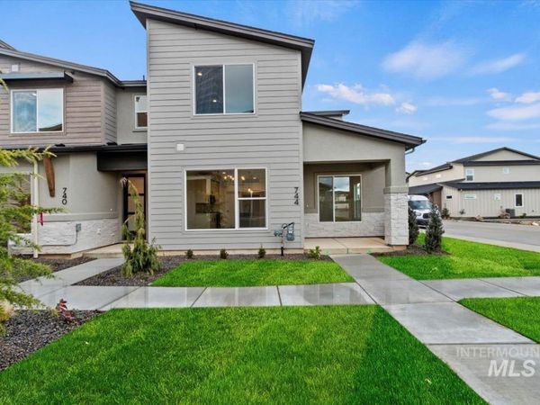 744 S Calhoun Lane, Star, ID 83669