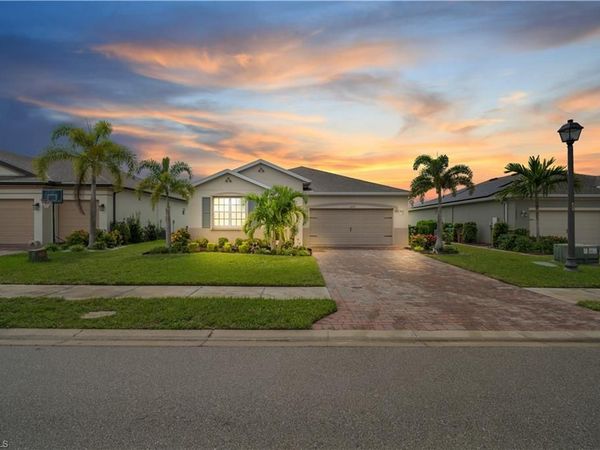 3290 Baravaldo CIR, CAPE CORAL, FL 33909