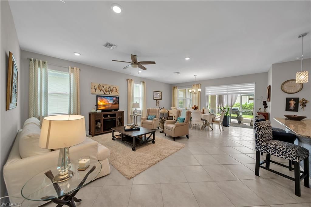 3290 Baravaldo Cir, Cape Coral, FL 33909 Photo