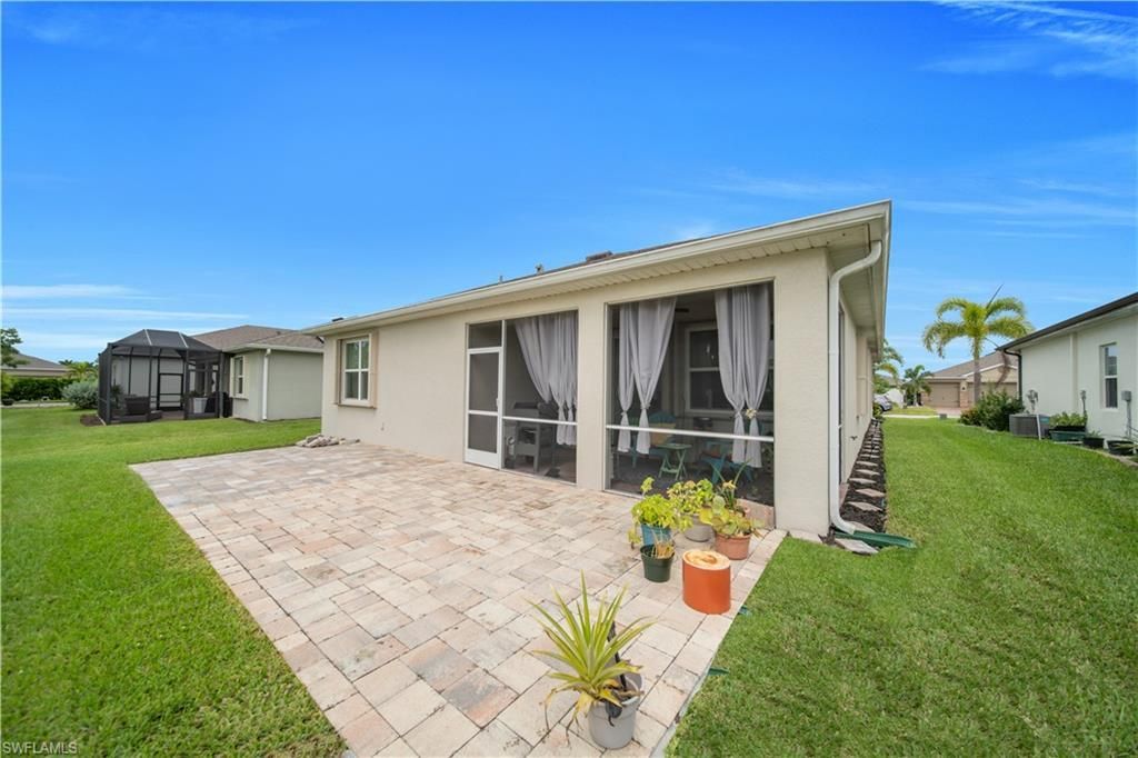 3290 Baravaldo Cir, Cape Coral, FL 33909 Photo