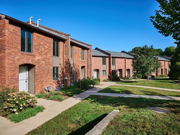 16 Bedford Ct, Unit 16, Amherst, MA 01002