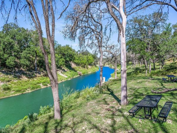 2038 Paradise PKWY , Canyon Lake, TX 78133