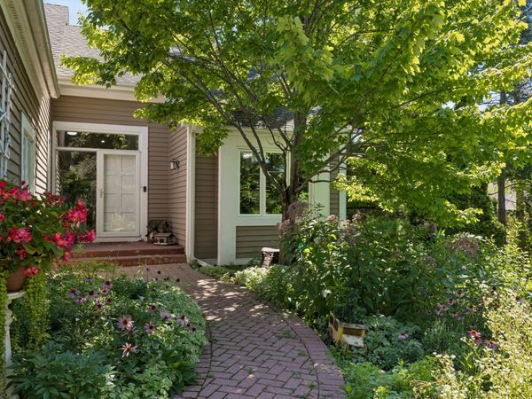 3705 Oakton Ridge, Hopkins, MN 55305
