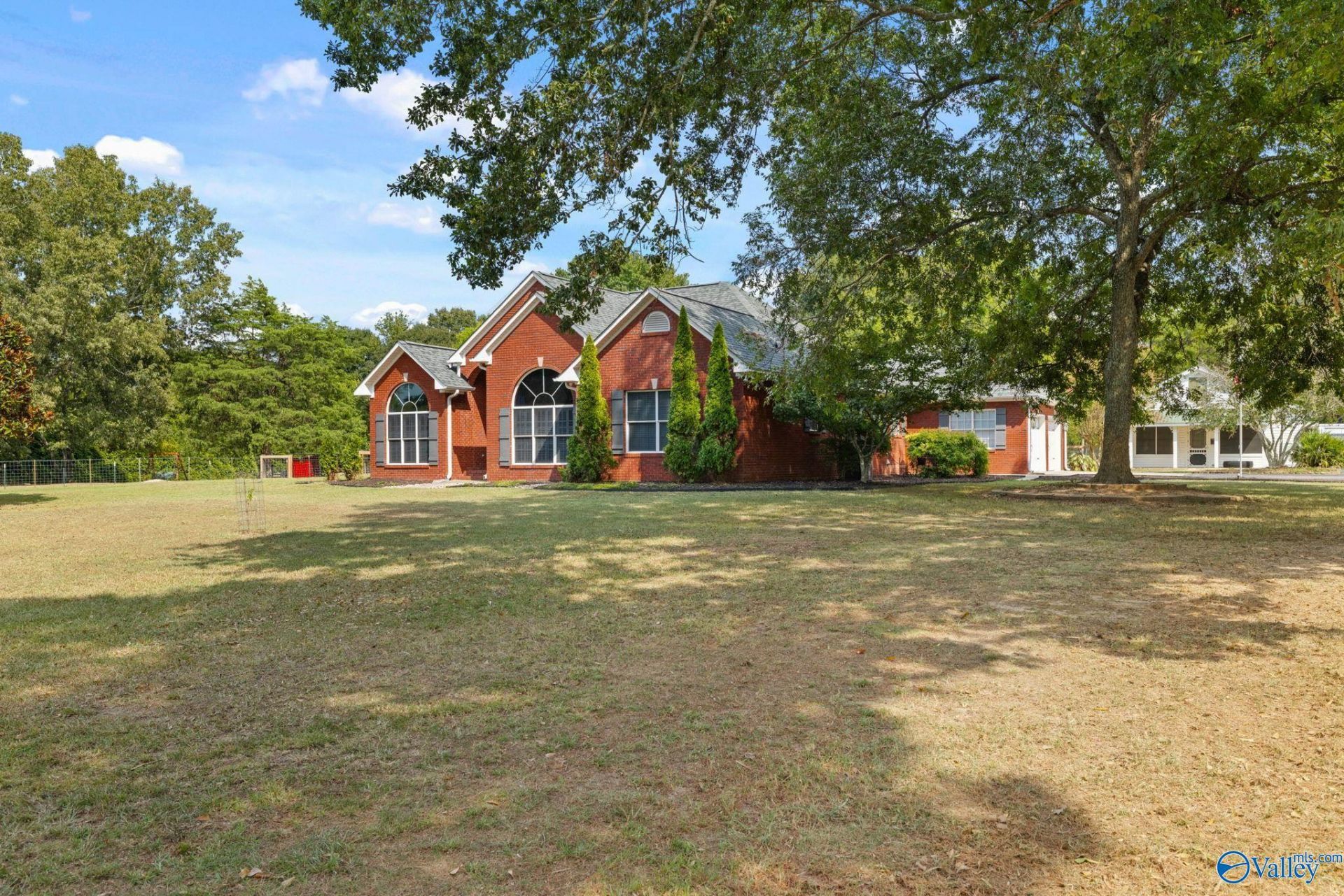 2111 Breeding Drive Nw, Hartselle, AL 35640 Main Photo