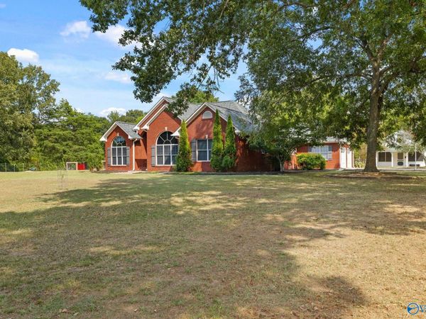 2111 Breeding Drive NW, Hartselle, AL 35640