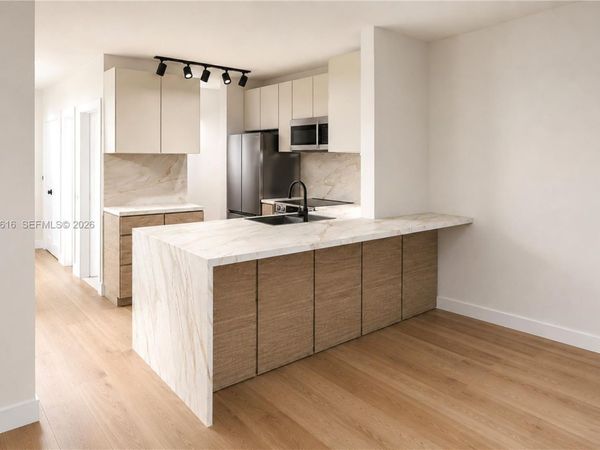 6821 SW 44th St , Unit 101, Miami, FL 33155