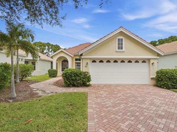 707 SW San Salvador Cove, Port St. Lucie, FL 34986