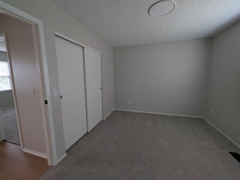 3815 Petzinger Road , Columbus, OH 43232 Photo 15