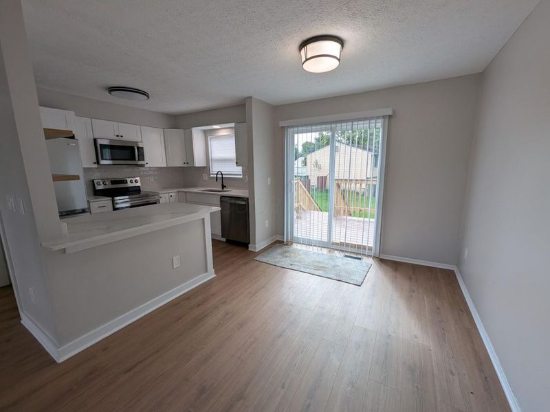 3815 Petzinger Road , Columbus, OH 43232 Photo 7