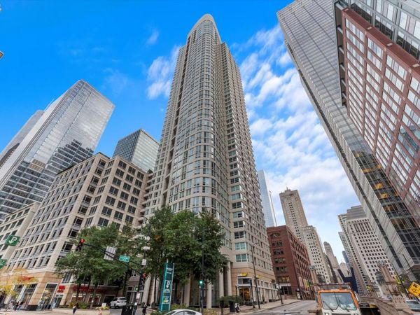 345 N LaSalle Drive, Unit 806, Chicago, IL 60654