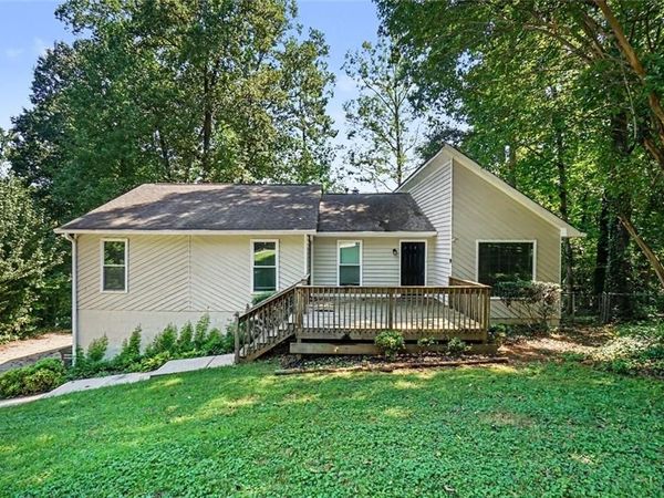 823 Moonlit Lane NW, Acworth, GA 30102