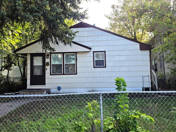 2806 Emerson Avenue N, Minneapolis, MN 55411