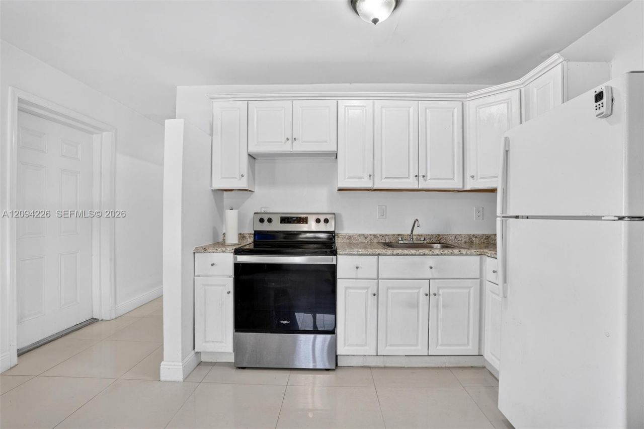 3001 NW 56th St, Miami, FL 33142 Photo