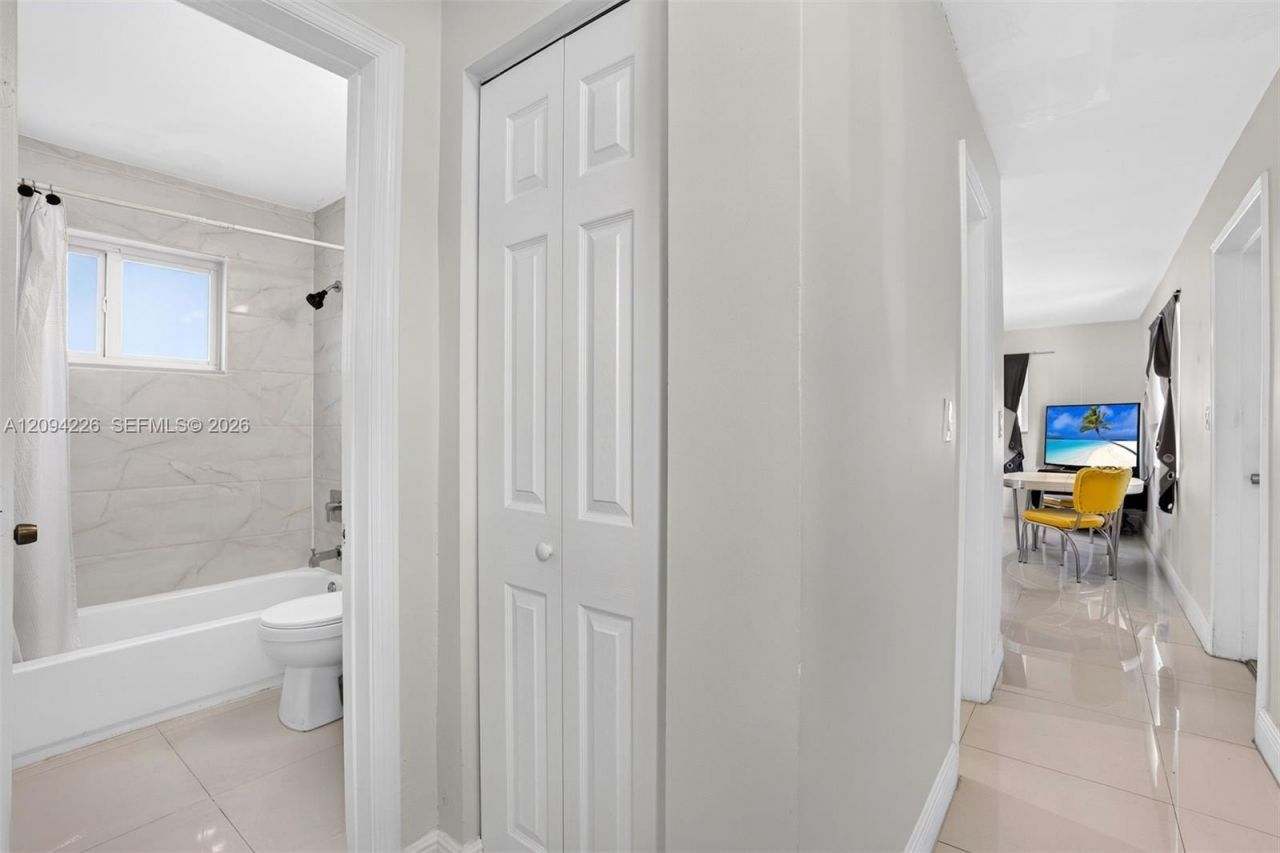 3001 NW 56th St, Miami, FL 33142 Photo