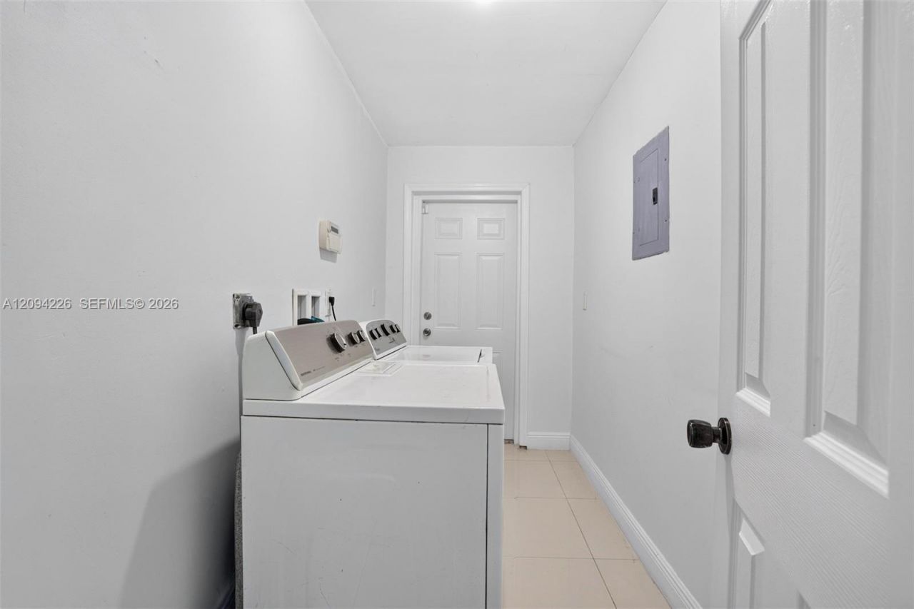 3001 NW 56th St, Miami, FL 33142 Photo