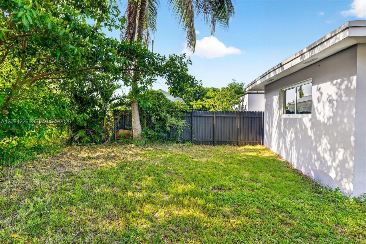 3001 NW 56th St, Miami, FL 33142 Photo