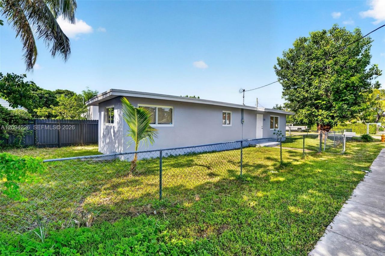 3001 NW 56th St, Miami, FL 33142 Photo