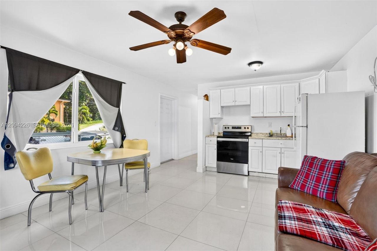 3001 NW 56th St, Miami, FL 33142 Photo