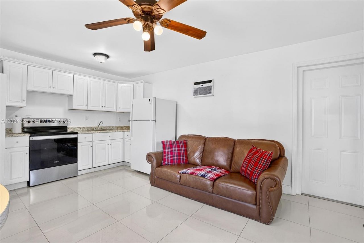3001 NW 56th St, Miami, FL 33142 Photo