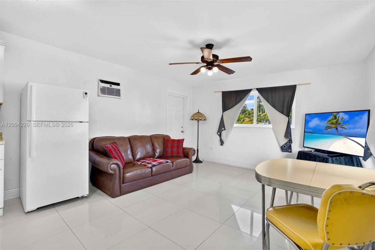 3001 NW 56th St, Miami, FL 33142 Photo