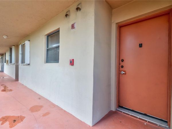 10253 NW 9th St Cir , Unit 407-6, Miami, FL 33172