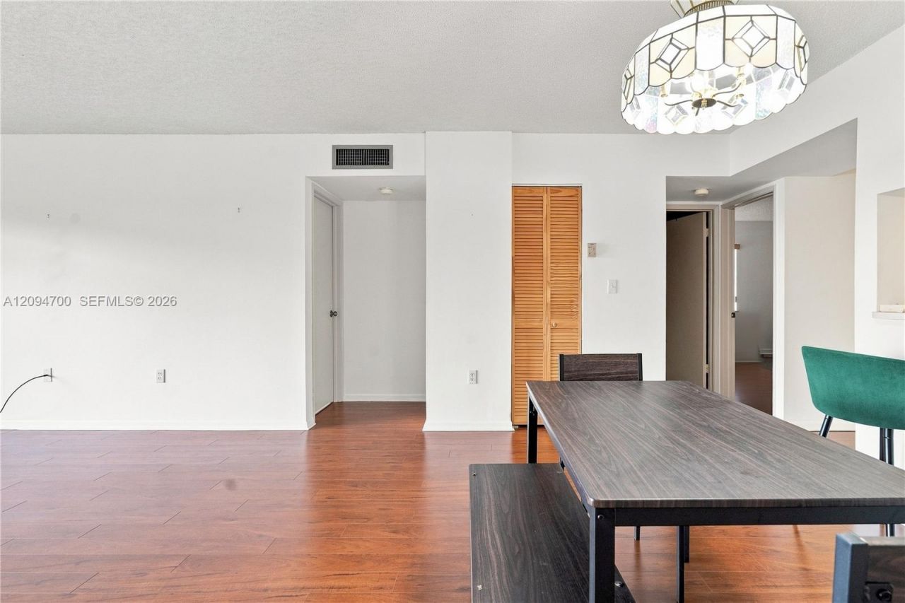 10253 NW 9th St Cir , Unit 407-6, Miami, FL 33172 Photo