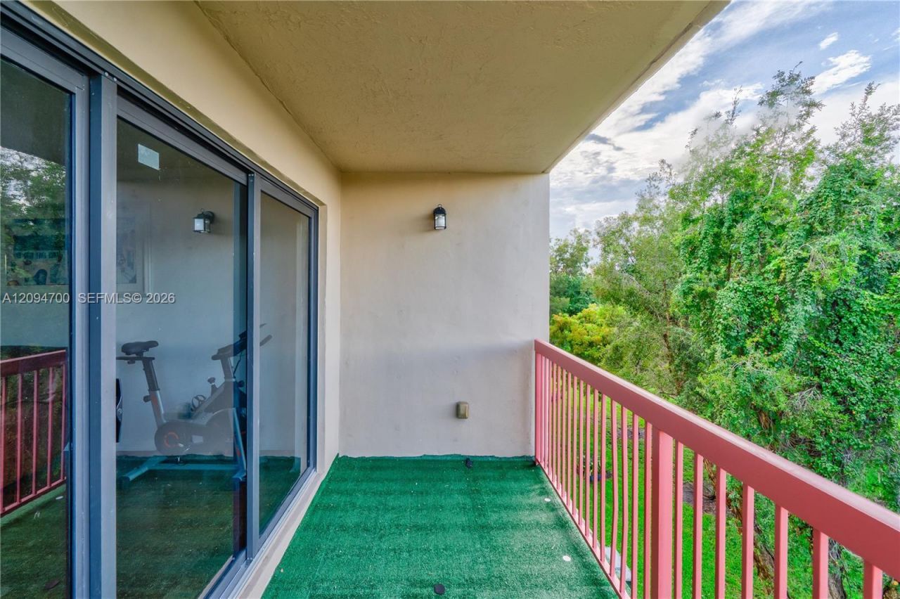 10253 NW 9th St Cir , Unit 407-6, Miami, FL 33172 Photo