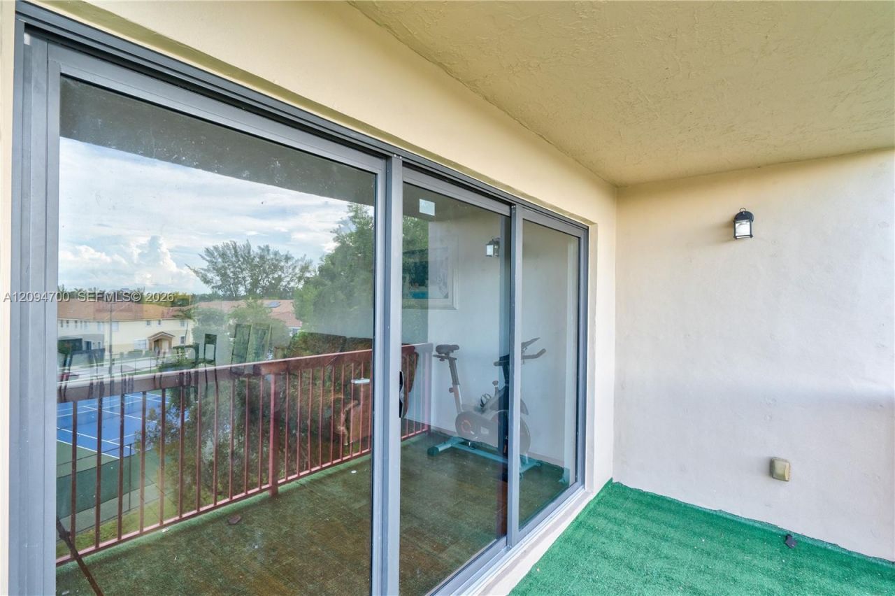 10253 NW 9th St Cir , Unit 407-6, Miami, FL 33172 Photo