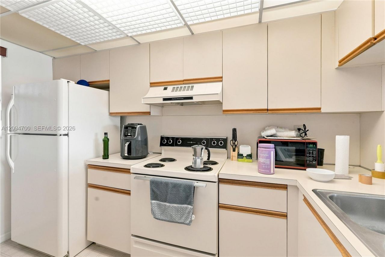 10253 NW 9th St Cir , Unit 407-6, Miami, FL 33172 Photo