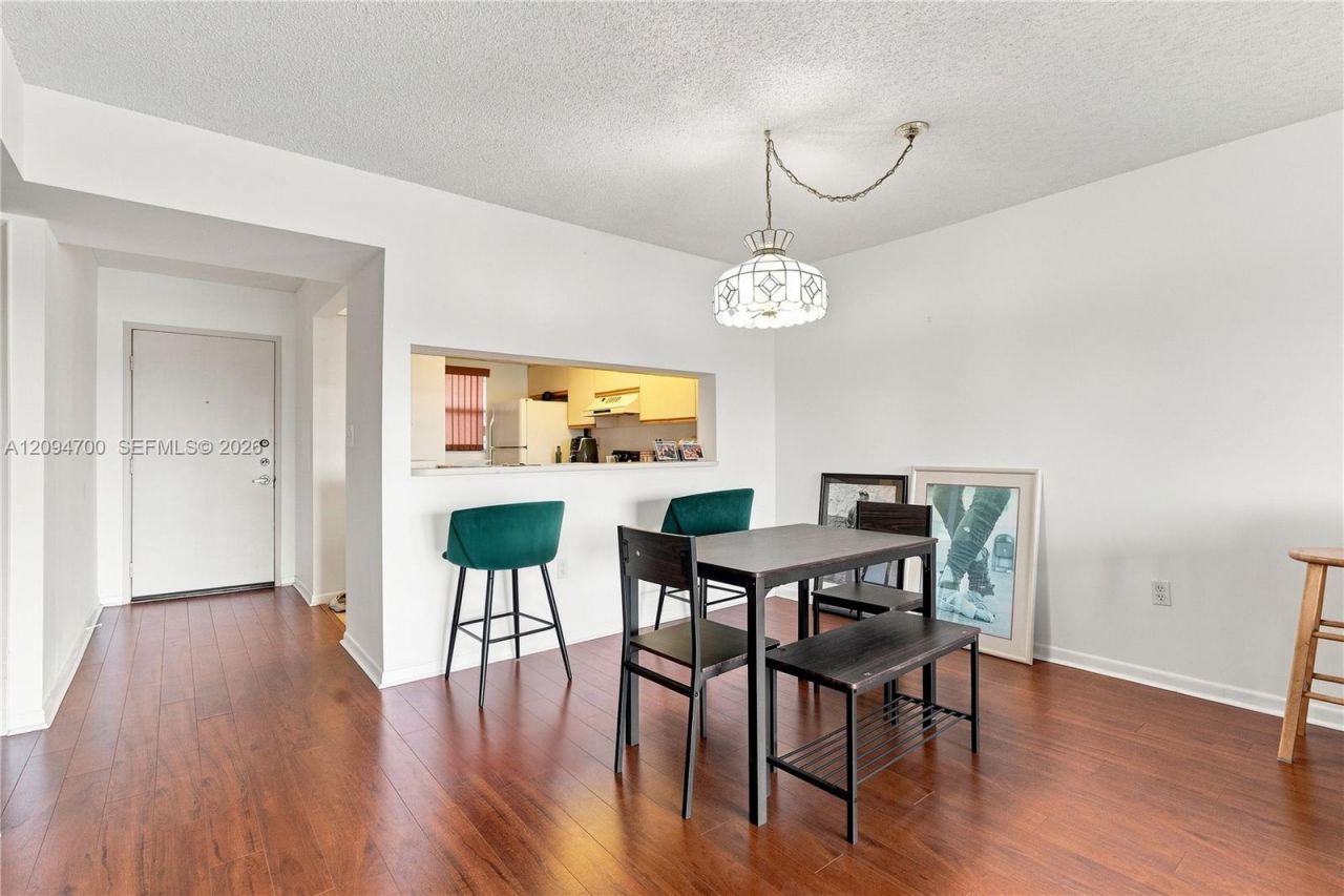 10253 NW 9th St Cir , Unit 407-6, Miami, FL 33172 Photo