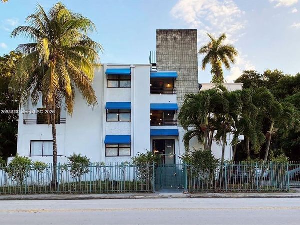 950 NW 11th St , Unit 1C, Miami, FL 33136