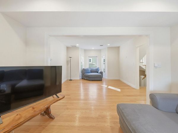 50 Carleton St, Unit 50., Newton, MA 02458