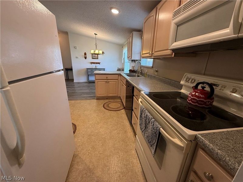 812 Logan Avenue, Toronto, OH 43964 Photo 15