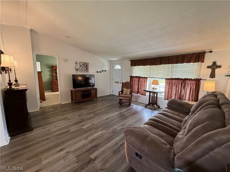 812 Logan Avenue, Toronto, OH 43964 Photo 4