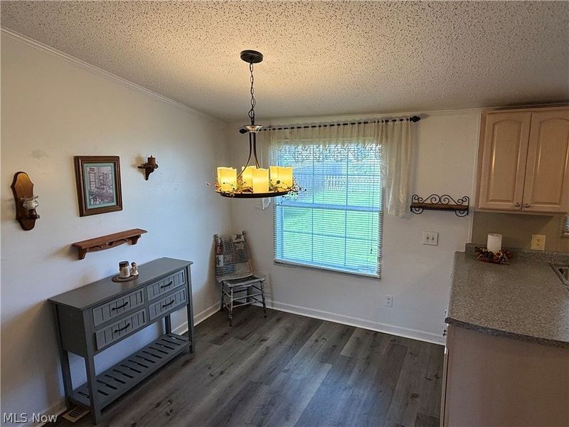 812 Logan Avenue, Toronto, OH 43964 Photo 7