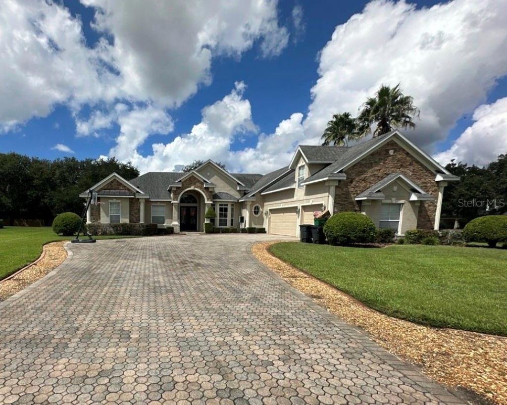 330 Glen Club Drive , Debary, FL 32713 Main Photo