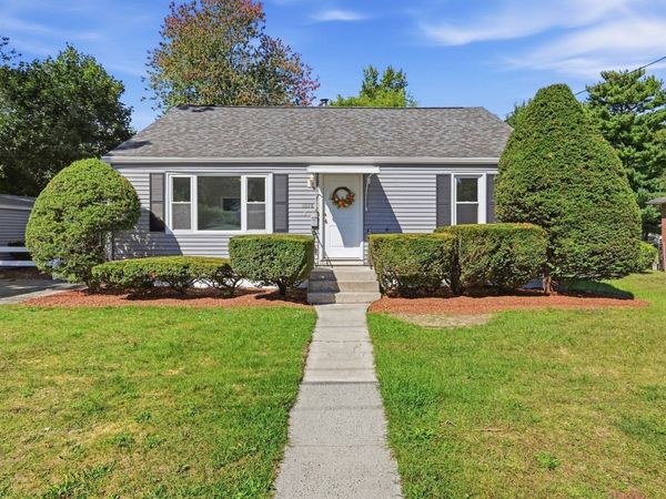 1078 Granby Rd, Chicopee, MA 01020