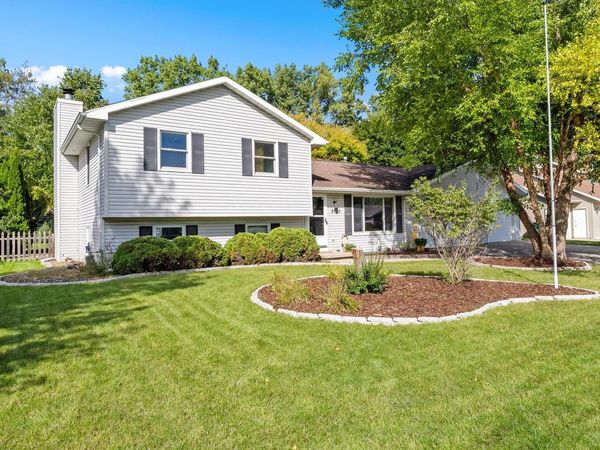 2760 Sunray LANE, Howard, WI 54313