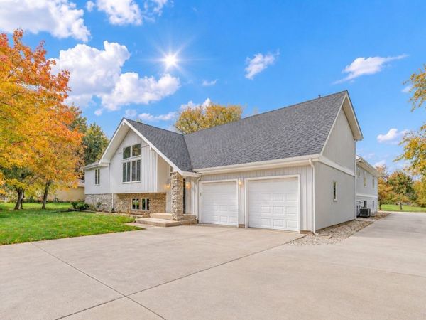 7N140 Nancy Lane, St. Charles, IL 60175