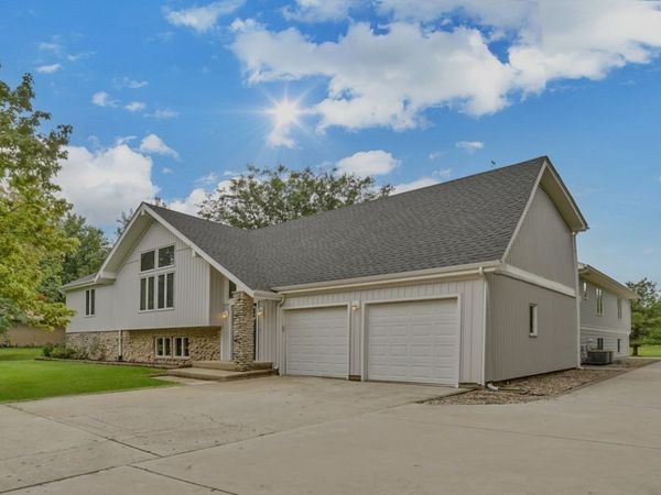 7N140 Nancy Lane, St. Charles, IL 60175