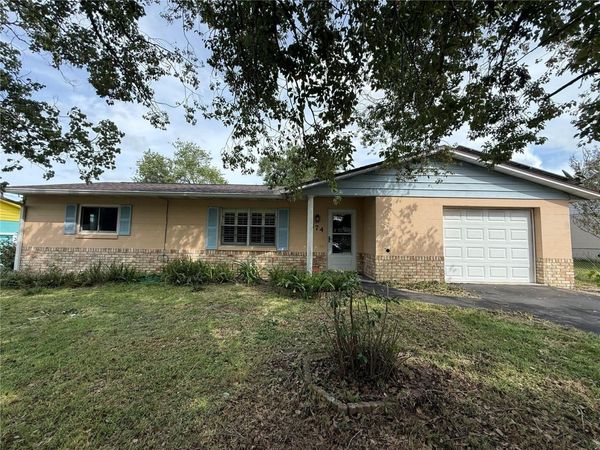 474 WINNERS CIRCLE, LADY LAKE, FL 32159