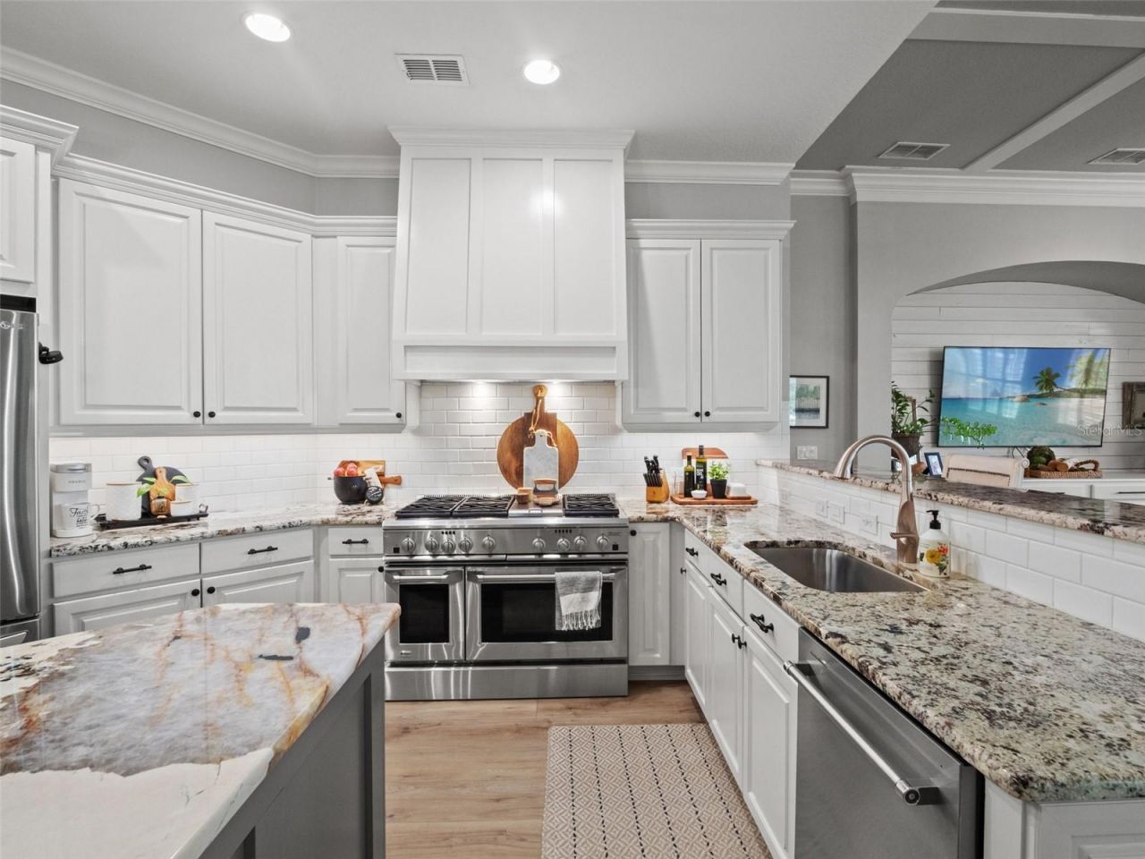 25535 Hawks Run Lane, Sorrento, FL 32776 Photo