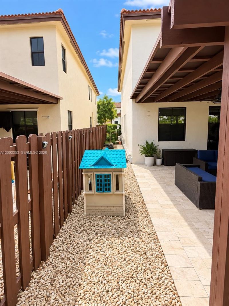 8830 NW 101st Pl , Doral, FL 33178 Photo