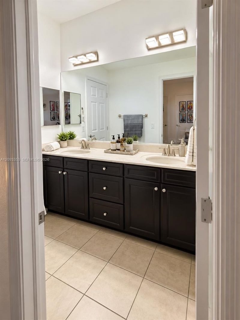 8830 NW 101st Pl , Doral, FL 33178 Photo