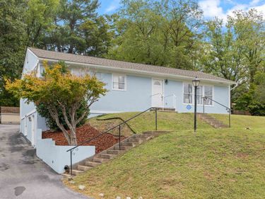7 BELMONT DR, STAUNTON, VA 24401