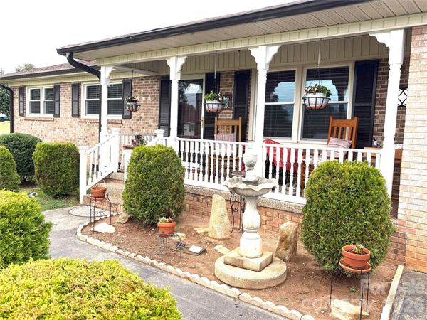 312 Old Belwood Road , Belwood, NC 28090